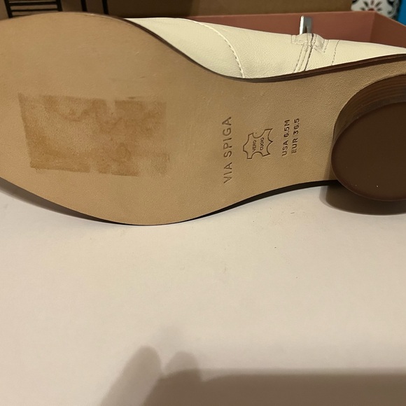 NIB: Via Spiga Women's Odette Milk Leather Booties Size 6.5 original box - Picture 7 of 11